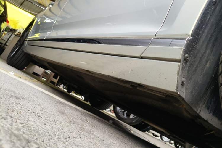 Used Volkswagen Magotan 2020 330TSI DSG Luxury Edition Right Side Sill