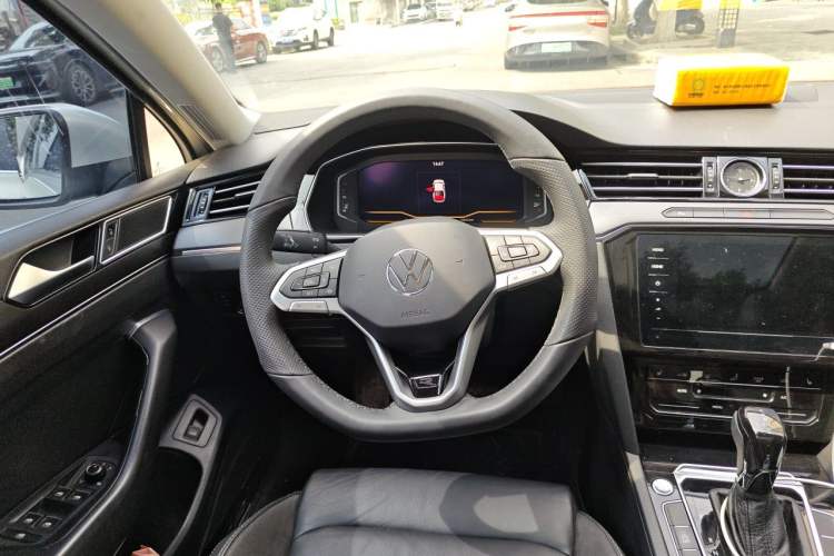 Used Volkswagen Magotan 2020 280TSI DSG Leading Edition Steering Wheel