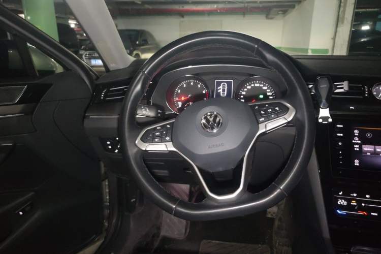 Used Volkswagen Magotan 2020 330TSI DSG Leading Model Steering Wheel