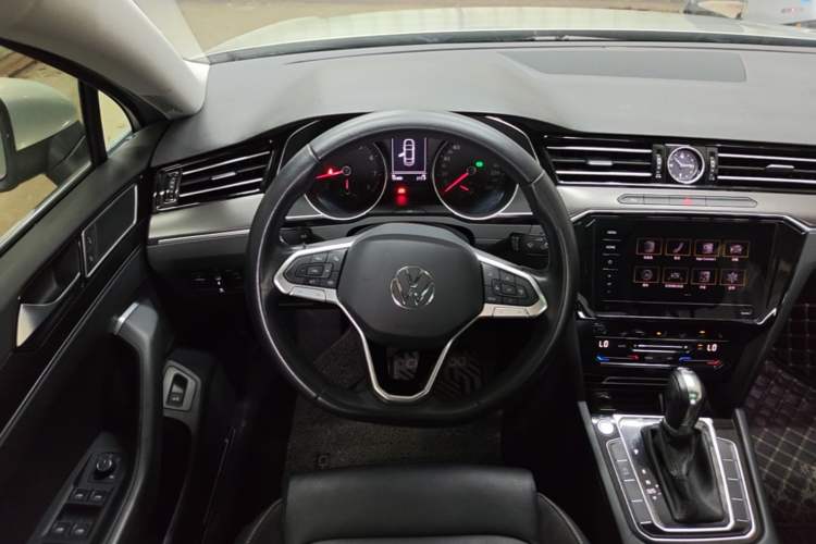 Used Volkswagen Magotan 2020 330TSI DSG Leading Model Steering Wheel