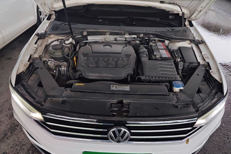 Used Volkswagen Magotan 2020 330TSI DSG Leading Model Engine Bay