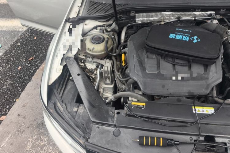 Used Volkswagen Magotan 2020 330TSI DSG Luxury Edition Engine Bay Right