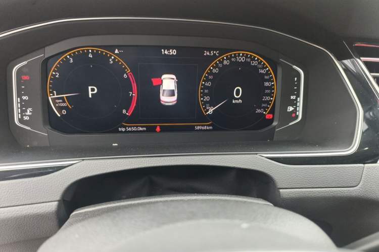 Used Volkswagen Magotan 2020 330TSI DSG Luxury Edition Odometer Close Up