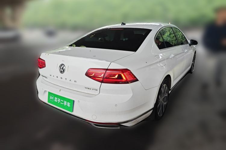 Used Volkswagen Magotan 2020 330TSI DSG Leading Model Rear Right 45 Deg