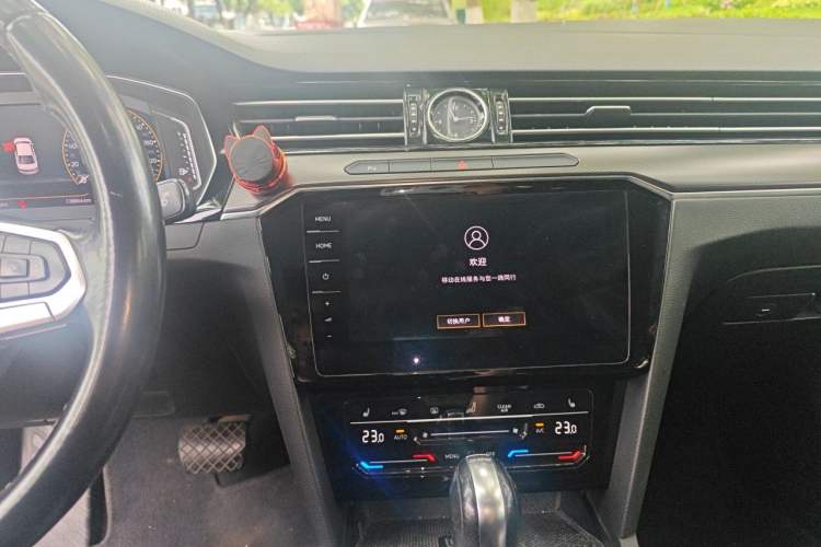 Used Volkswagen Magotan 2020 330TSI DSG Luxury Edition Audio And AC Panel