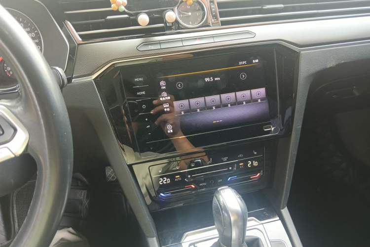 Used Volkswagen Magotan 2020 330TSI DSG Leading Model Audio And AC Panel