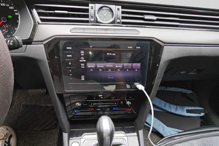 Used Volkswagen Magotan 2020 330TSI DSG Leading Model Audio And AC Panel