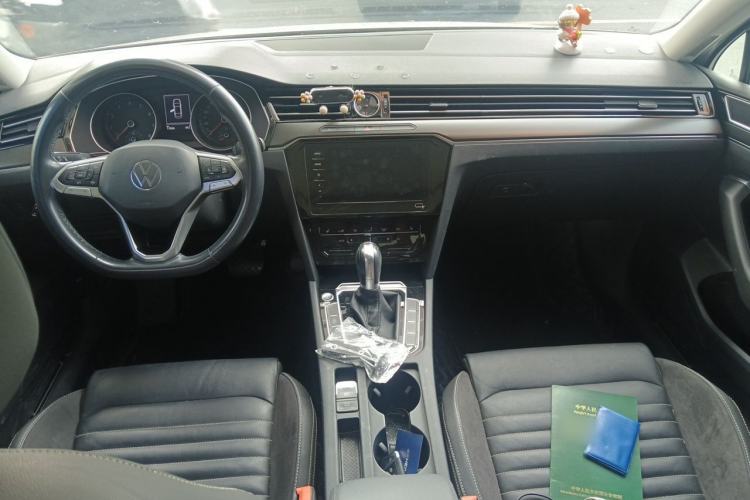 Used Volkswagen Magotan 2020 330TSI DSG Leading Model Center Console