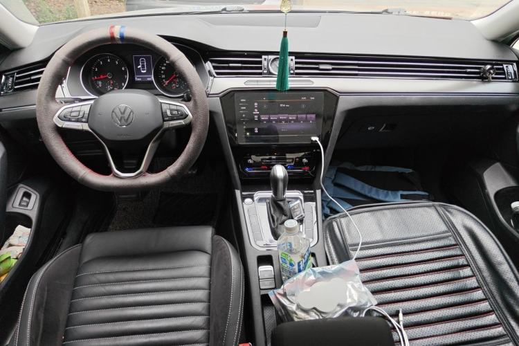 Used Volkswagen Magotan 2020 330TSI DSG Leading Model Center Console