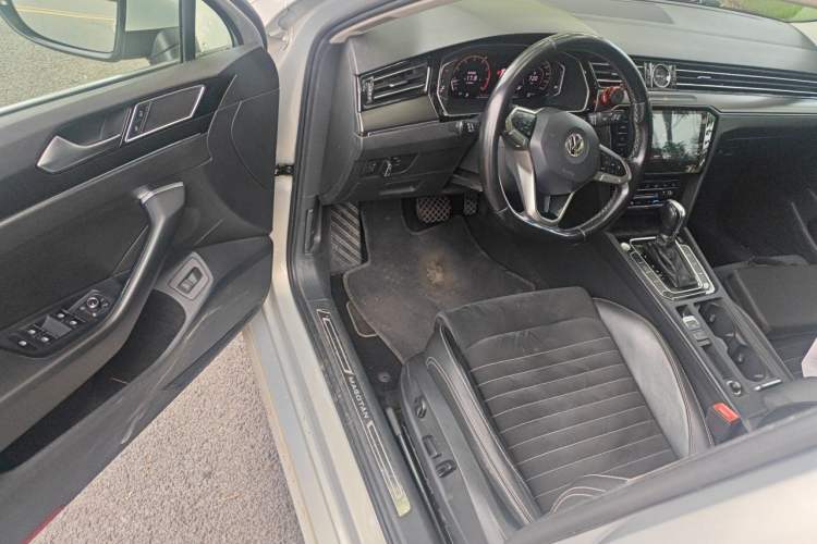 Used Volkswagen Magotan 2020 330TSI DSG Luxury Edition Driver Seat