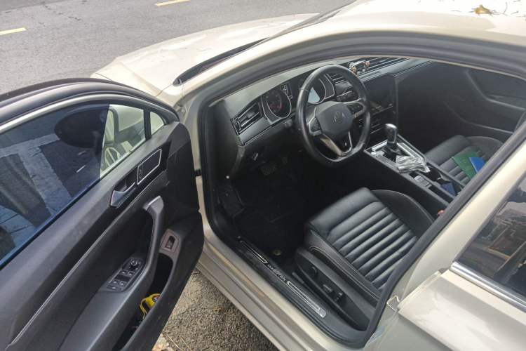 Used Volkswagen Magotan 2020 330TSI DSG Leading Model Driver Seat