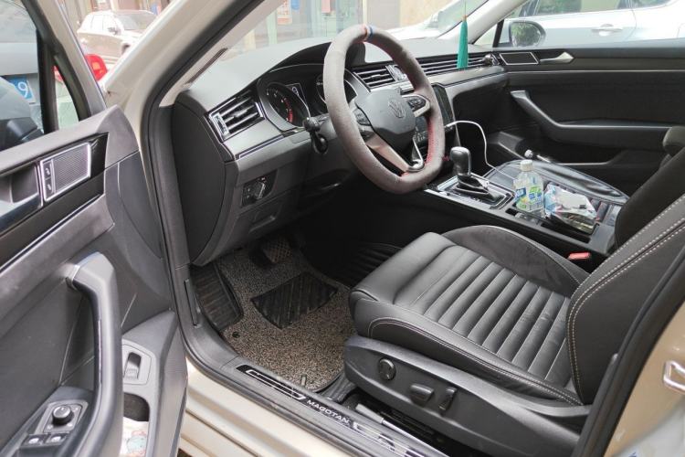 Used Volkswagen Magotan 2020 330TSI DSG Leading Model Driver Seat