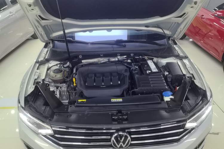 Used Volkswagen Magotan 2020 330TSI DSG Luxury Edition Engine Bay