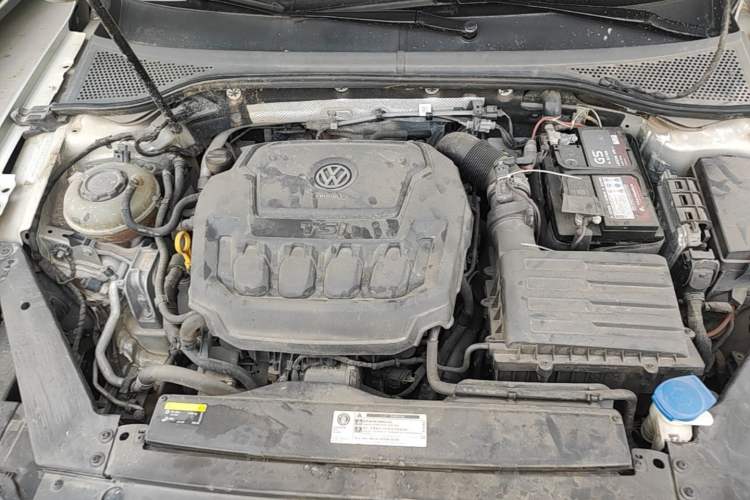 Used Volkswagen Magotan 2020 330TSI DSG Leading Model Engine Bay