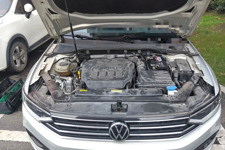Used Volkswagen Magotan 2020 330TSI DSG Leading Model Engine Bay