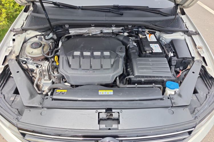 Used Volkswagen Magotan 2020 330TSI DSG Leading Model Engine Bay