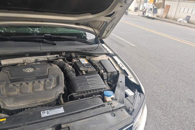 Used Volkswagen Magotan 2020 330TSI DSG Luxury Edition Engine Bay Left