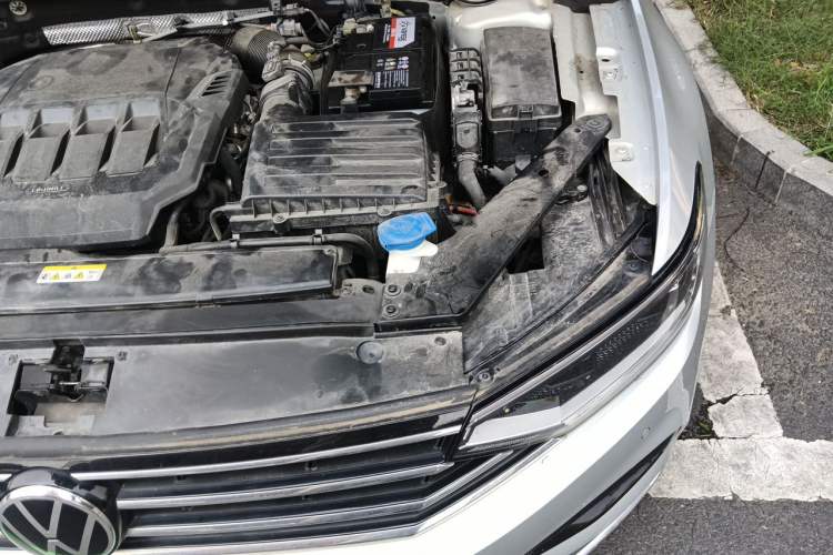 Used Volkswagen Magotan 2020 330TSI DSG Leading Model Engine Bay Left