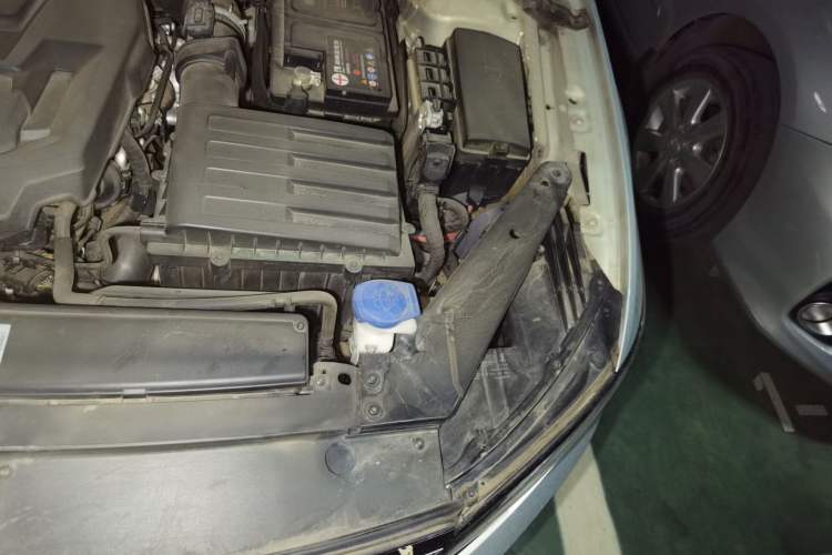 Used Volkswagen Magotan 2020 330TSI DSG Luxury Edition Engine Bay Left