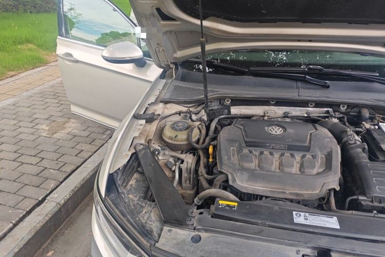 Used Volkswagen Magotan 2020 330TSI DSG Luxury Edition Engine Bay Right