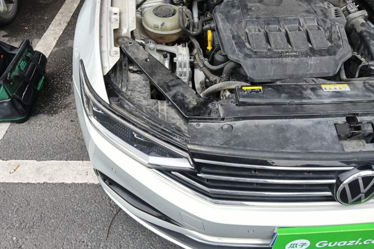 Used Volkswagen Magotan 2020 330TSI DSG Leading Model Engine Bay Right