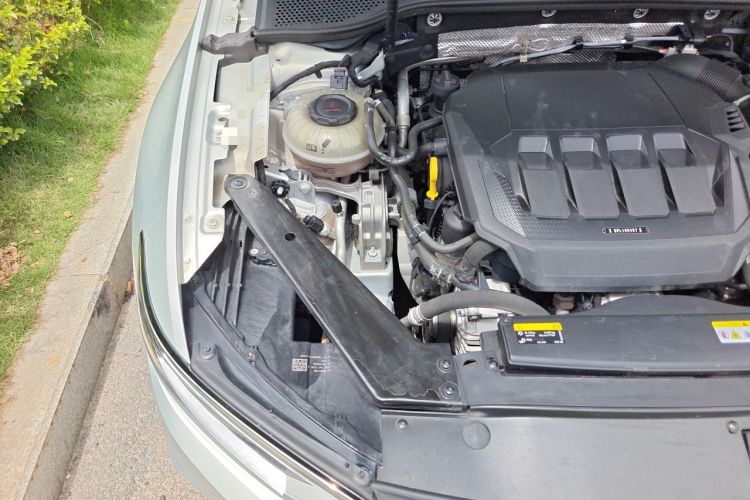 Used Volkswagen Magotan 2020 330TSI DSG Leading Model Engine Bay Right