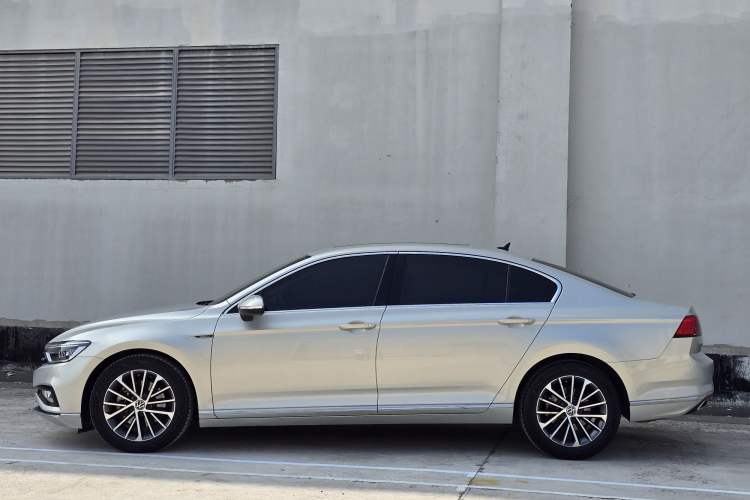 Used Volkswagen Magotan 2020 330TSI DSG Luxury Edition Exterior 3