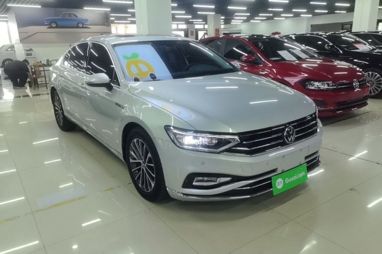Used Volkswagen Magotan 2020 330TSI DSG Luxury Edition Front Right 45 Deg