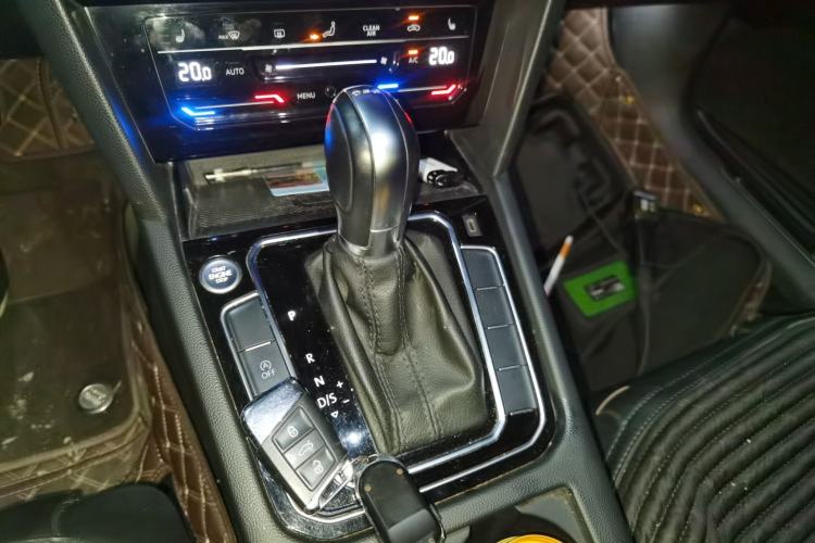 Used Volkswagen Magotan 2020 330TSI DSG Luxury Edition Gear Lever