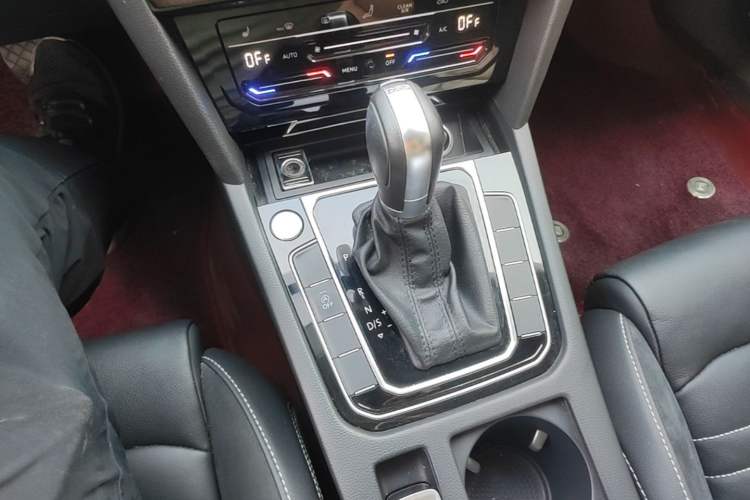 Used Volkswagen Magotan 2020 330TSI DSG Leading Model Gear Lever