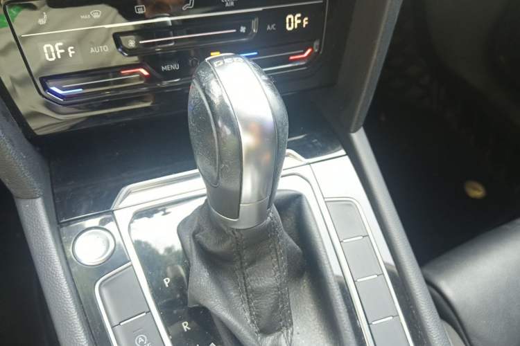 Used Volkswagen Magotan 2020 330TSI DSG Leading Model Gear Lever