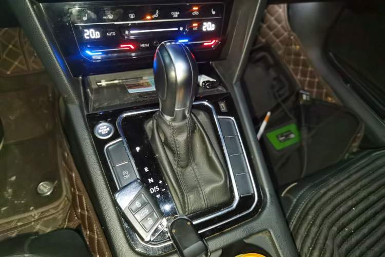 Used Volkswagen Magotan 2020 330TSI DSG Luxury Edition Gear Lever