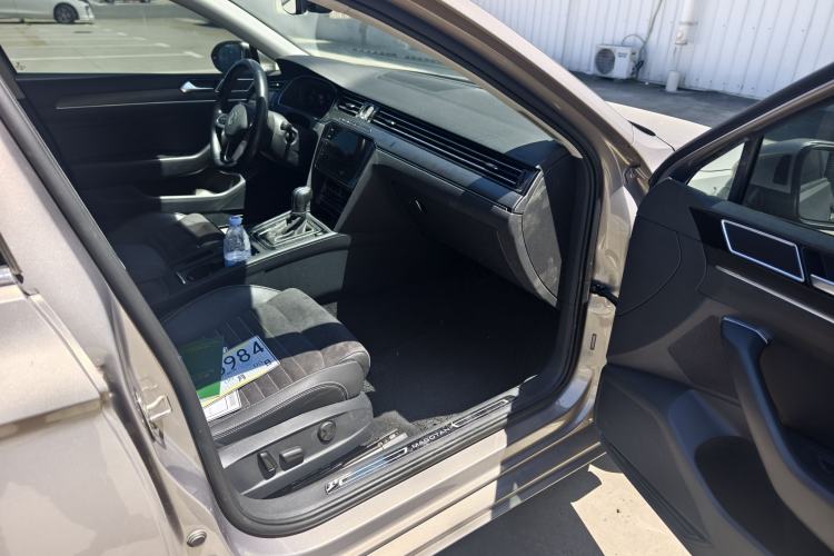 Used Volkswagen Magotan 2020 380TSI DSG Luxury Version Interior 6