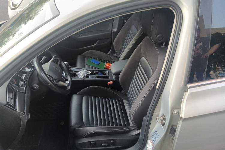 Used Volkswagen Magotan 2020 330TSI DSG Leading Model Left Front Seat