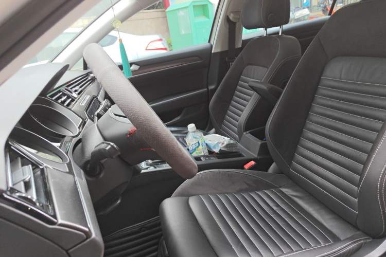 Used Volkswagen Magotan 2020 330TSI DSG Leading Model Left Front Seat