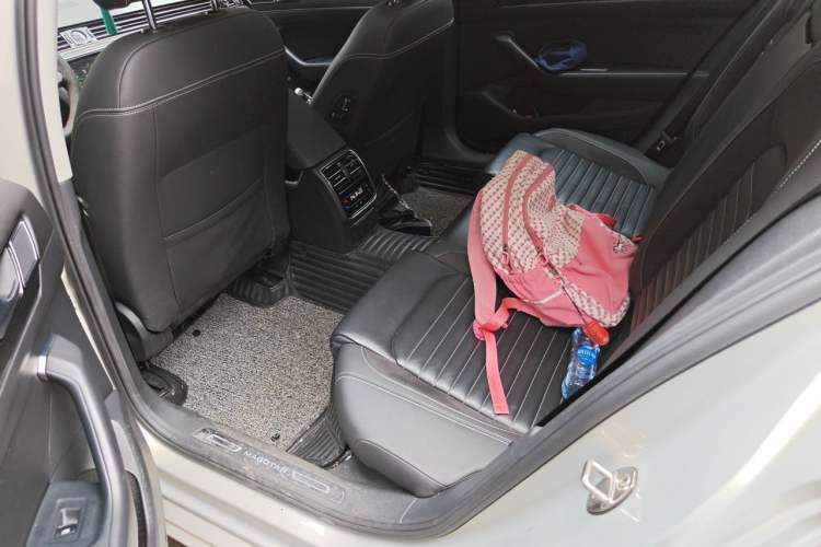 Used Volkswagen Magotan 2020 330TSI DSG Leading Model Left Rear Seat