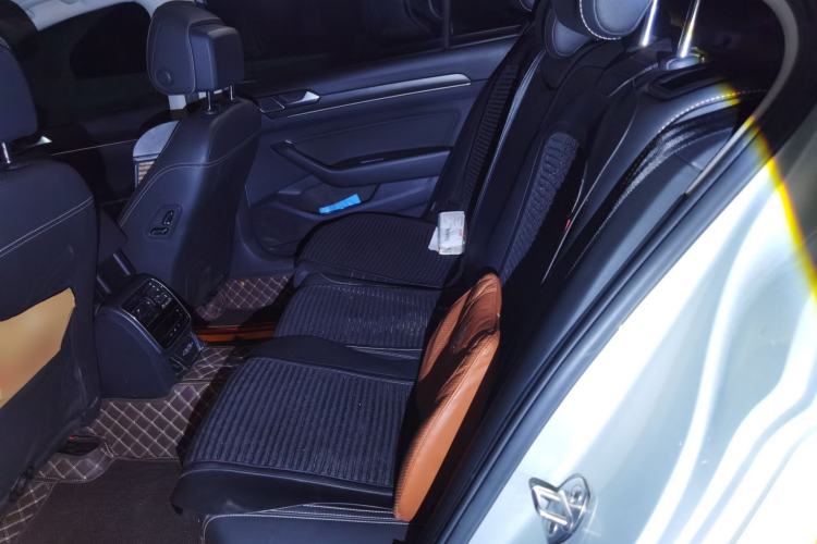 Used Volkswagen Magotan 2020 330TSI DSG Luxury Edition Left Rear Seat