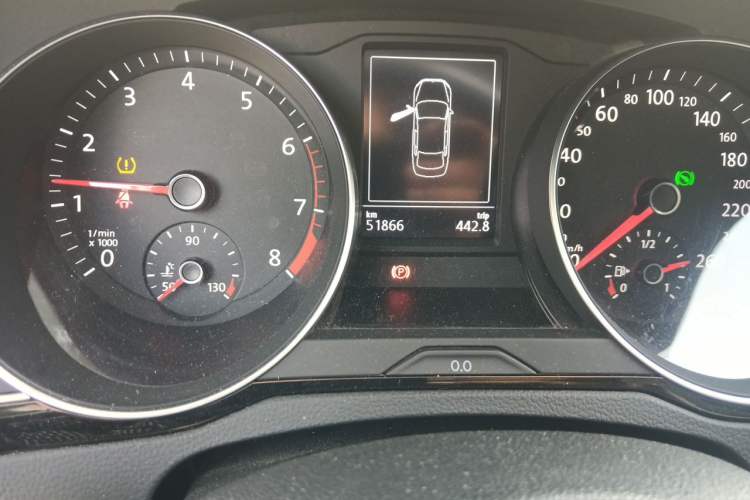 Used Volkswagen Magotan 2020 330TSI DSG Leading Model Odometer Close Up