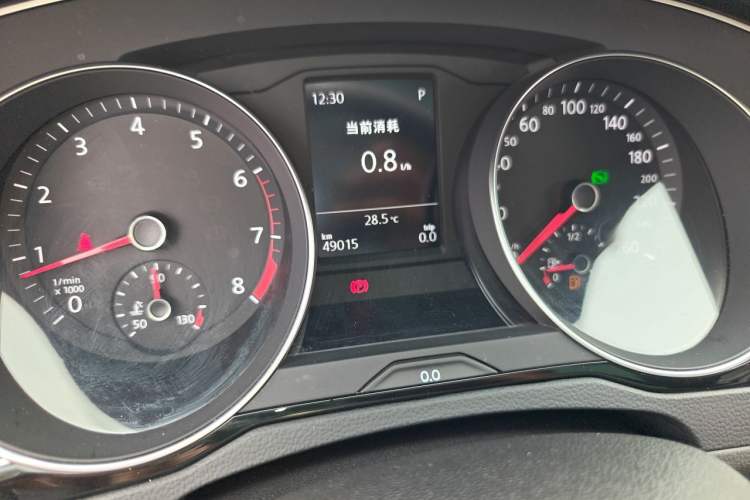 Used Volkswagen Magotan 2020 330TSI DSG Leading Model Odometer Close Up