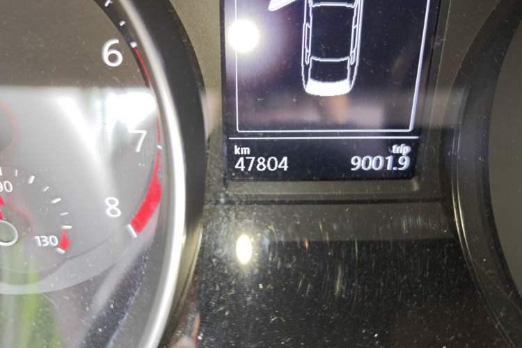 Used Volkswagen Magotan 2020 330TSI DSG Leading Model Odometer Close Up
