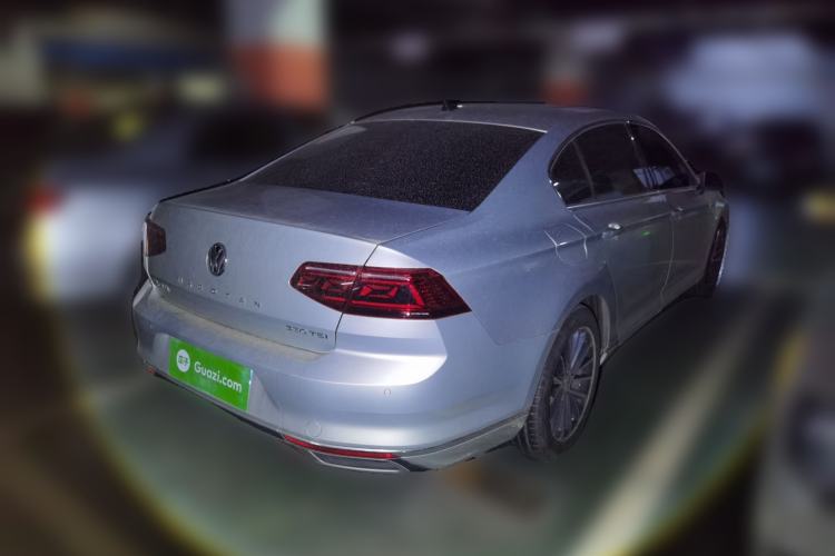 Used Volkswagen Magotan 2020 330TSI DSG Luxury Edition Rear Right 45 Deg