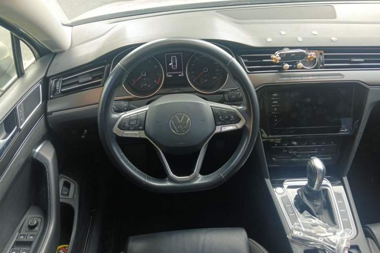 Used Volkswagen Magotan 2020 330TSI DSG Leading Model Steering Wheel