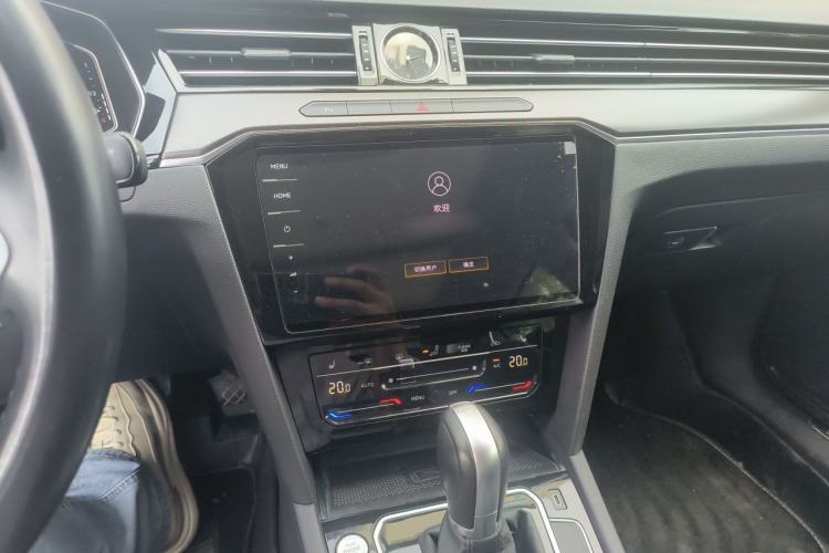 Used Volkswagen Magotan 2021 330TSI DSG 30th Anniversary Edition Audio And AC Panel