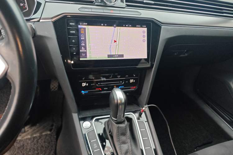 Used Volkswagen Magotan 2021 330TSI DSG 30th Anniversary Edition Audio And AC Panel