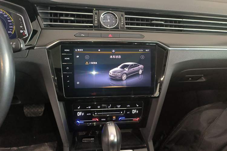 Used Volkswagen Magotan 2021 330TSI DSG 30th Anniversary Edition Audio And AC Panel