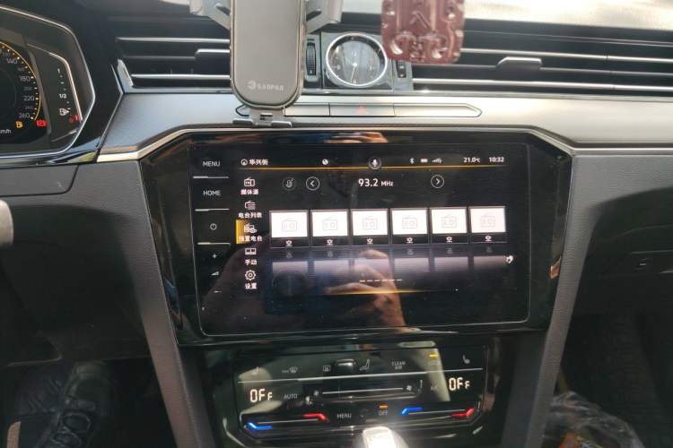 Used Volkswagen Magotan 2021 330TSI DSG 30th Anniversary Edition Audio And AC Panel