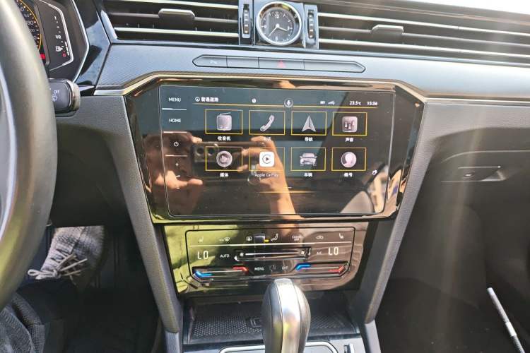 Used Volkswagen Magotan 2021 330TSI DSG 30th Anniversary Edition Audio And AC Panel