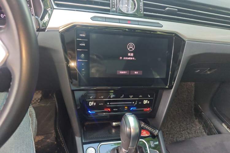 Used Volkswagen Magotan 2021 330TSI DSG 30th Anniversary Edition Audio And AC Panel
