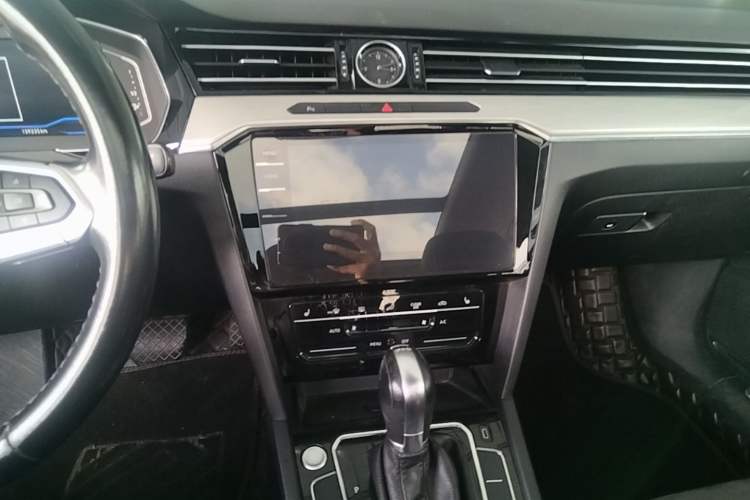 Used Volkswagen Magotan 2021 330TSI DSG 30th Anniversary Edition Audio And AC Panel