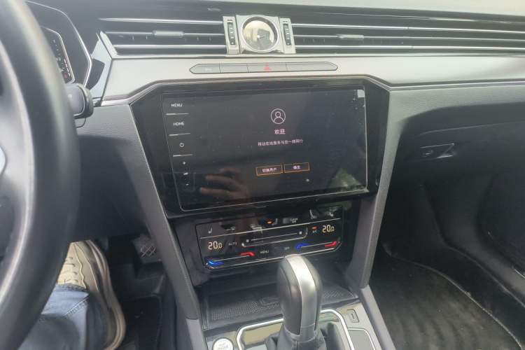 Used Volkswagen Magotan 2021 330TSI DSG 30th Anniversary Edition Audio And AC Panel